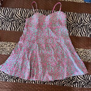 It Figures! Adorable Floral Swimsuit, pet/smoke free home.